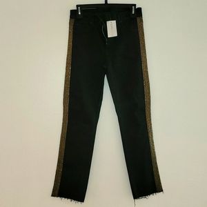 Mother cropped Black jeans.